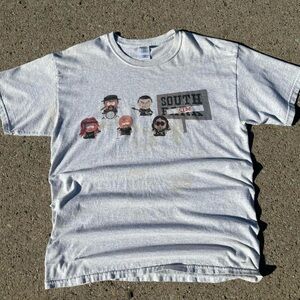 VINTAGE “ 2000’s GREY ‘ SOUTH PARK ‘ SOUTH SIDE TEE